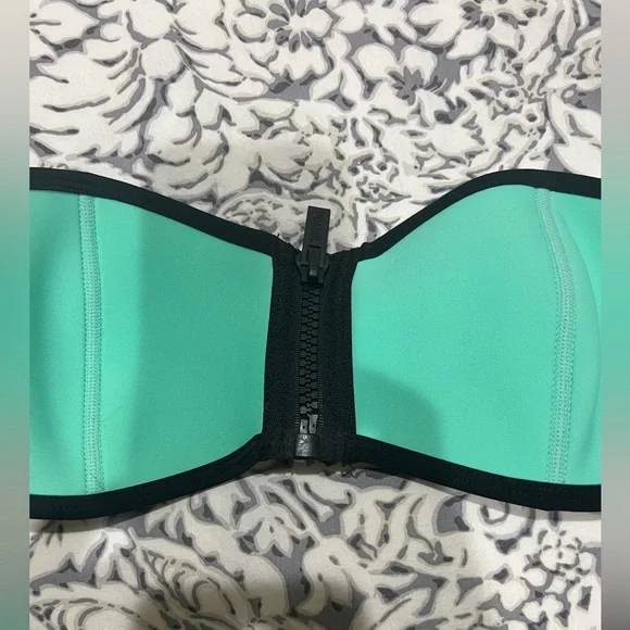 Triangl XL green Bikini with bag - Picture 3 of 9